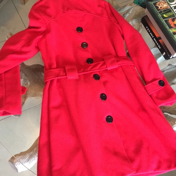 Red coat - Picture 6 of 7